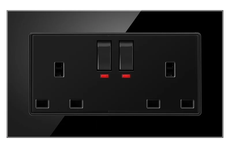 Pech Switch and Socket, USB — 146 × 86 mm