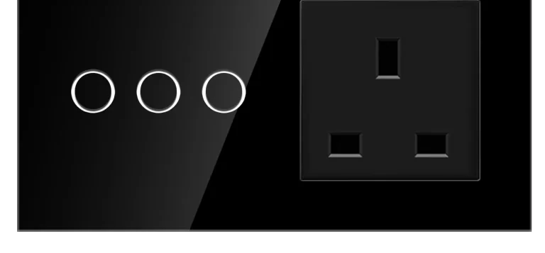 Pech 3 gang touch switch + UK socket — 172 × 86 mm